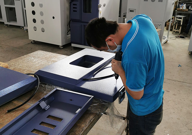 恒溫恒濕試驗(yàn)箱門(mén)組裝 恒溫恒濕試驗(yàn)箱門(mén)組裝