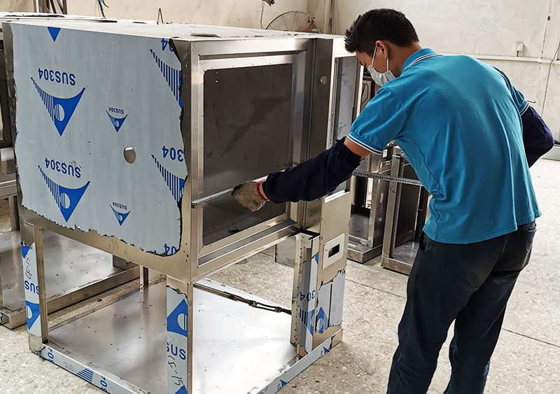 恒溫恒濕試驗(yàn)箱箱體尺寸測量